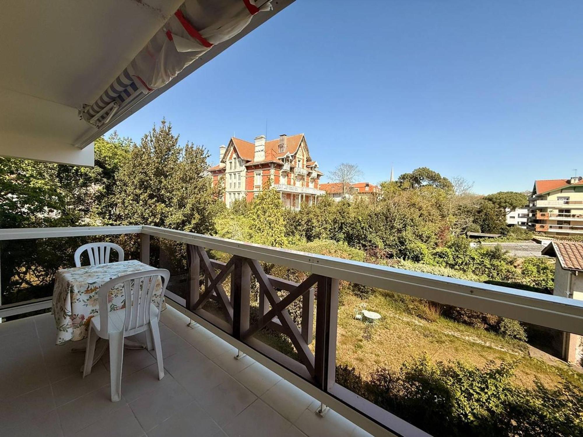 Arcachon: Proche Plages Avec Balcon Et Parking - Fr-1-433-136 Appartement