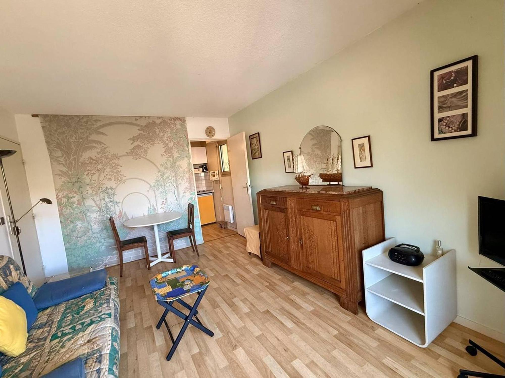 Appartement Arcachon: Proche Plages Avec Balcon Et Parking - Fr-1-433-136 *